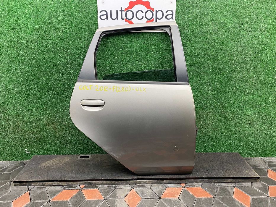 Дверка задня права Mitsubishi COLT Мітсубісі Кольт