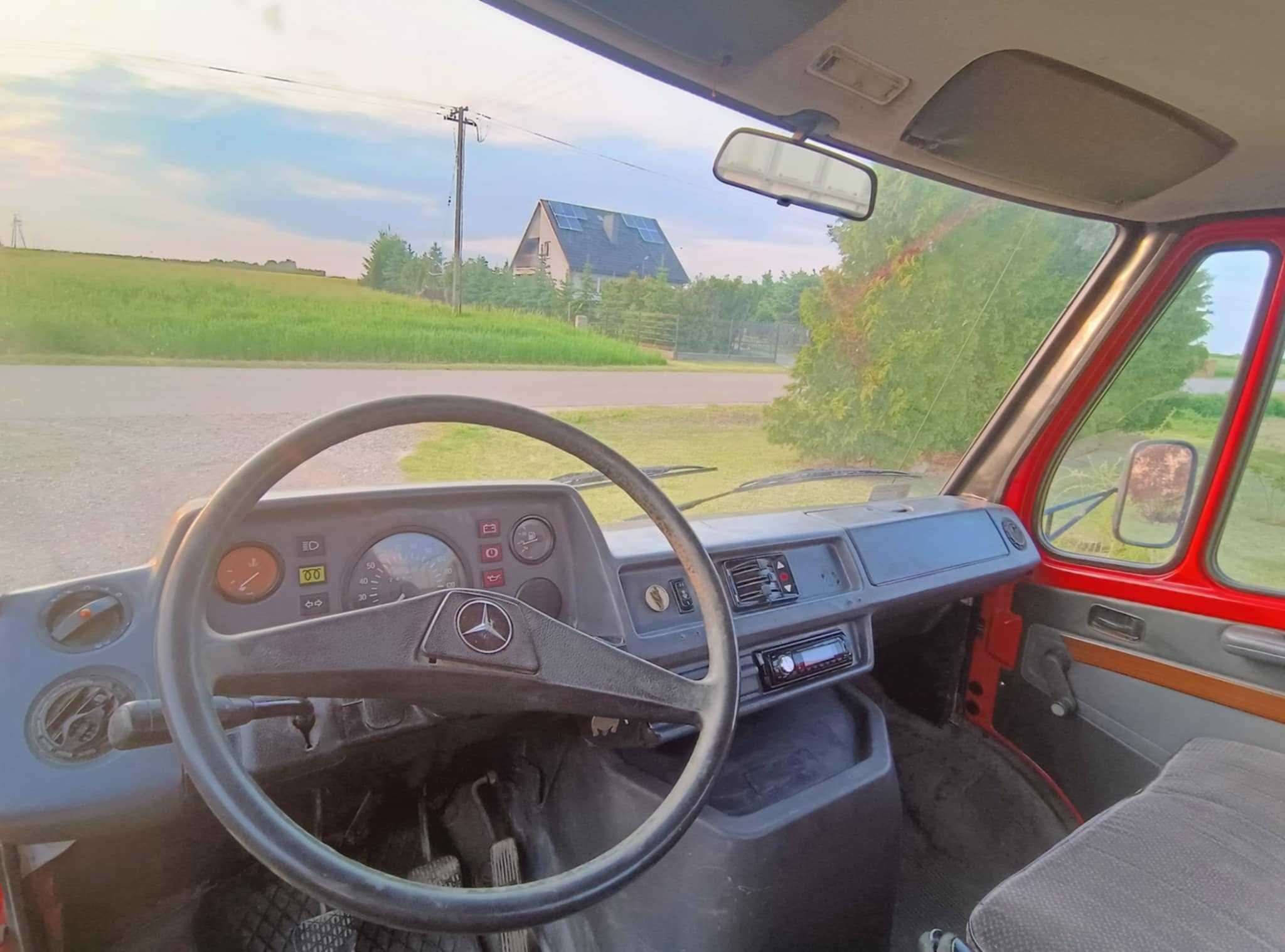 Mercedes 410 KACZKA 2,9D HAK KAT. B skrzynia 3,60mx2,10m IVECO Renault