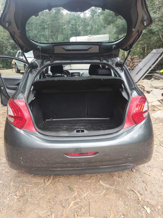 Peugeot 208 1.2 2013