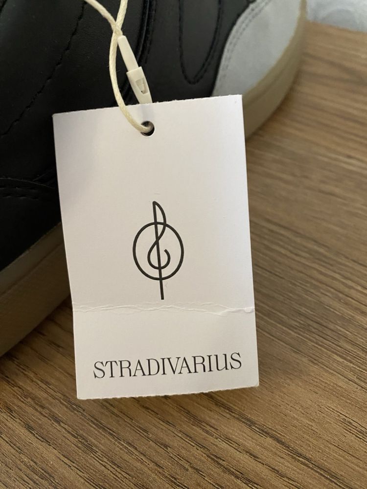 Stradivarius розмір 39
