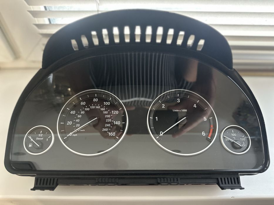 Приборка BMW F10 рестайлінг 2014. Срочно!