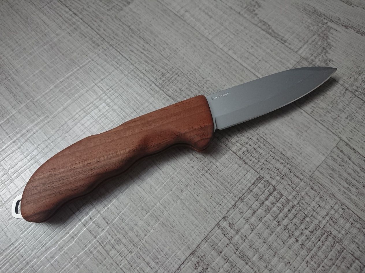 Nóż Victorinox Hunter Pro Wood