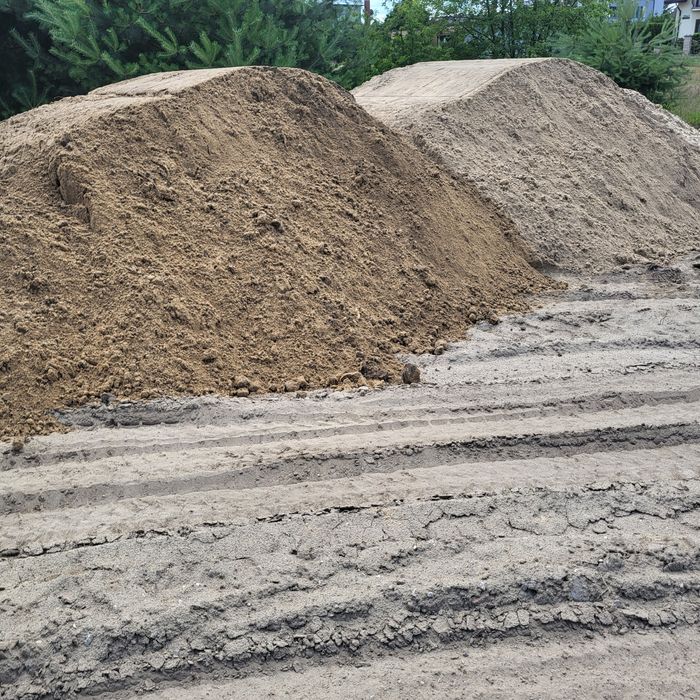 Ziemia piasek zmieszany na wyrównanie