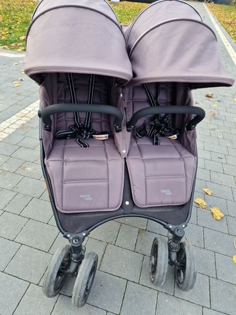Wózek spacerowy dla bliźniąt