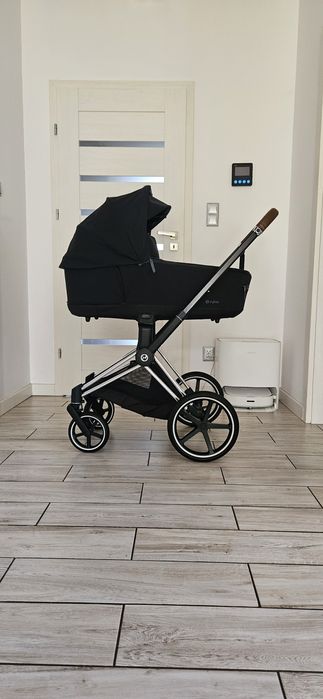 Wózek Cybex Priam 4.0 w zestawie 2w1 lub 4w1 z bazą obrotową.