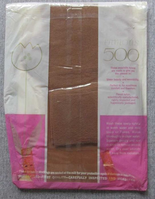 Oryginalne pończochy nylonowe 100%  rozm. TALL, beżowe, lata 70te