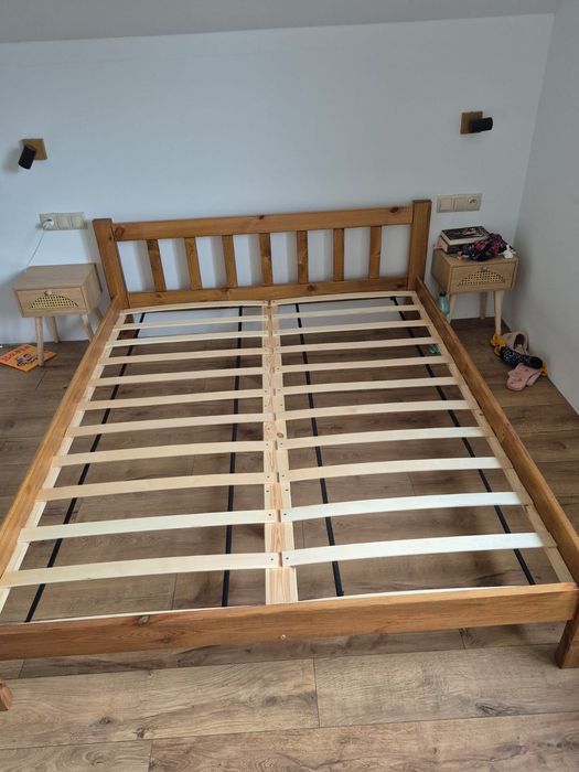 Drewniane łóżko 160x200