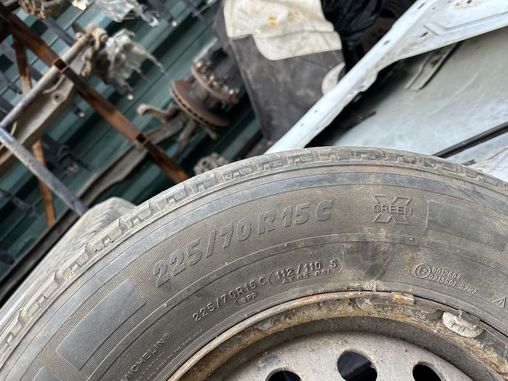 Запаска R15 колесо 225 70 15 C Michelin Agilis на Mercedes Sprinter