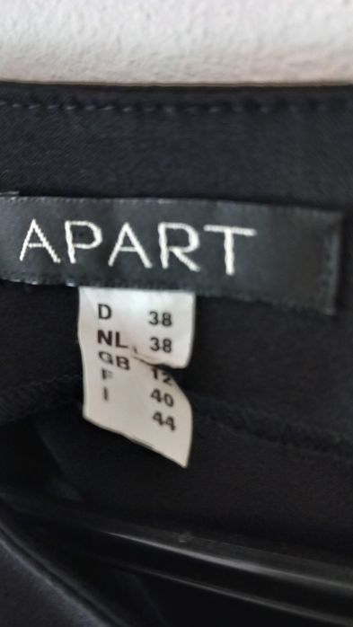 Sukienka Apart czarna na wesele, do szkoły