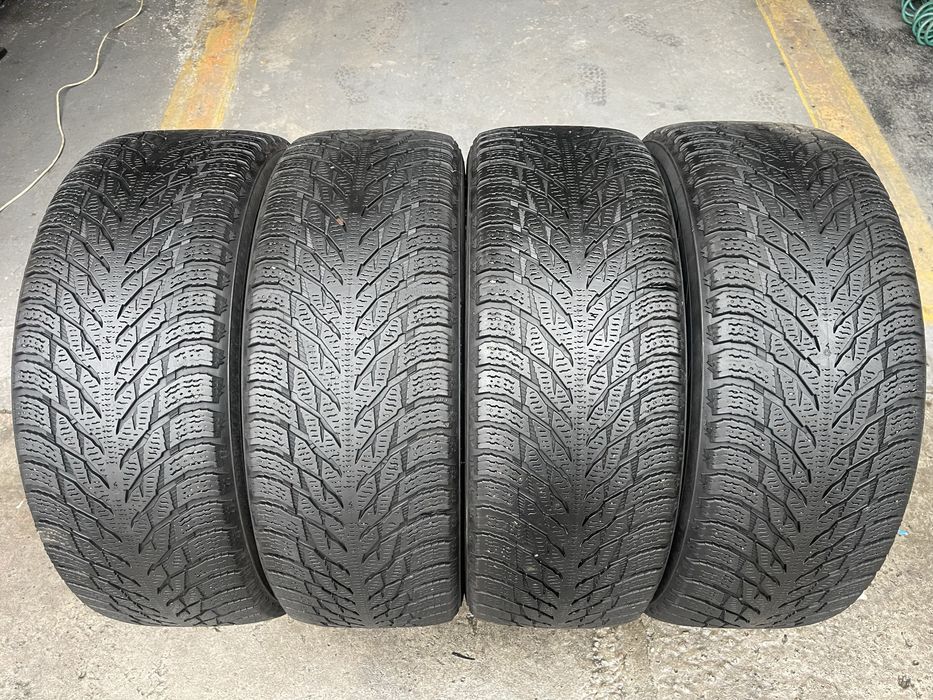 Шинии зимові R17 265 65 Nokian Склад Осокорки RLX