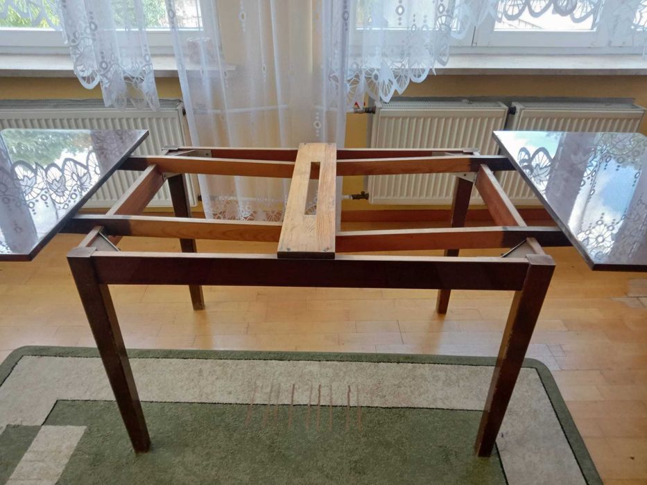 Stół jadalniany rozkładany