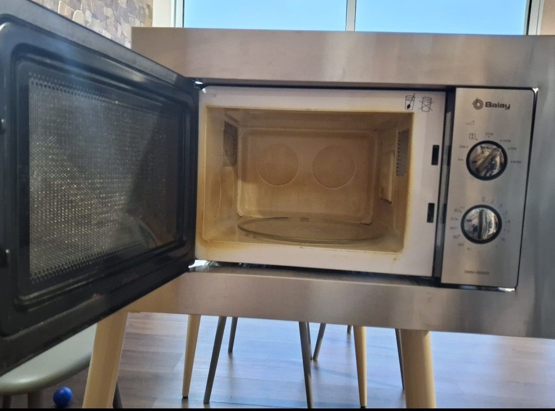 Microondas, forno e placa de indução encastre – 300€ (conjunto)