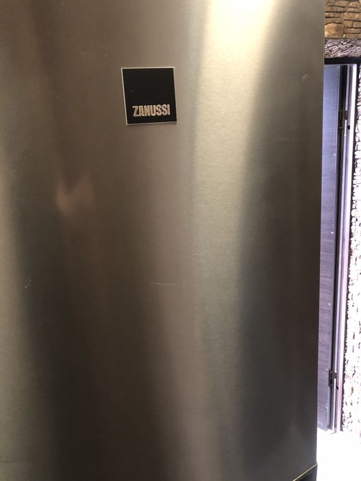 Продам Холодильник ZANUSSI в рабочем  состоянии