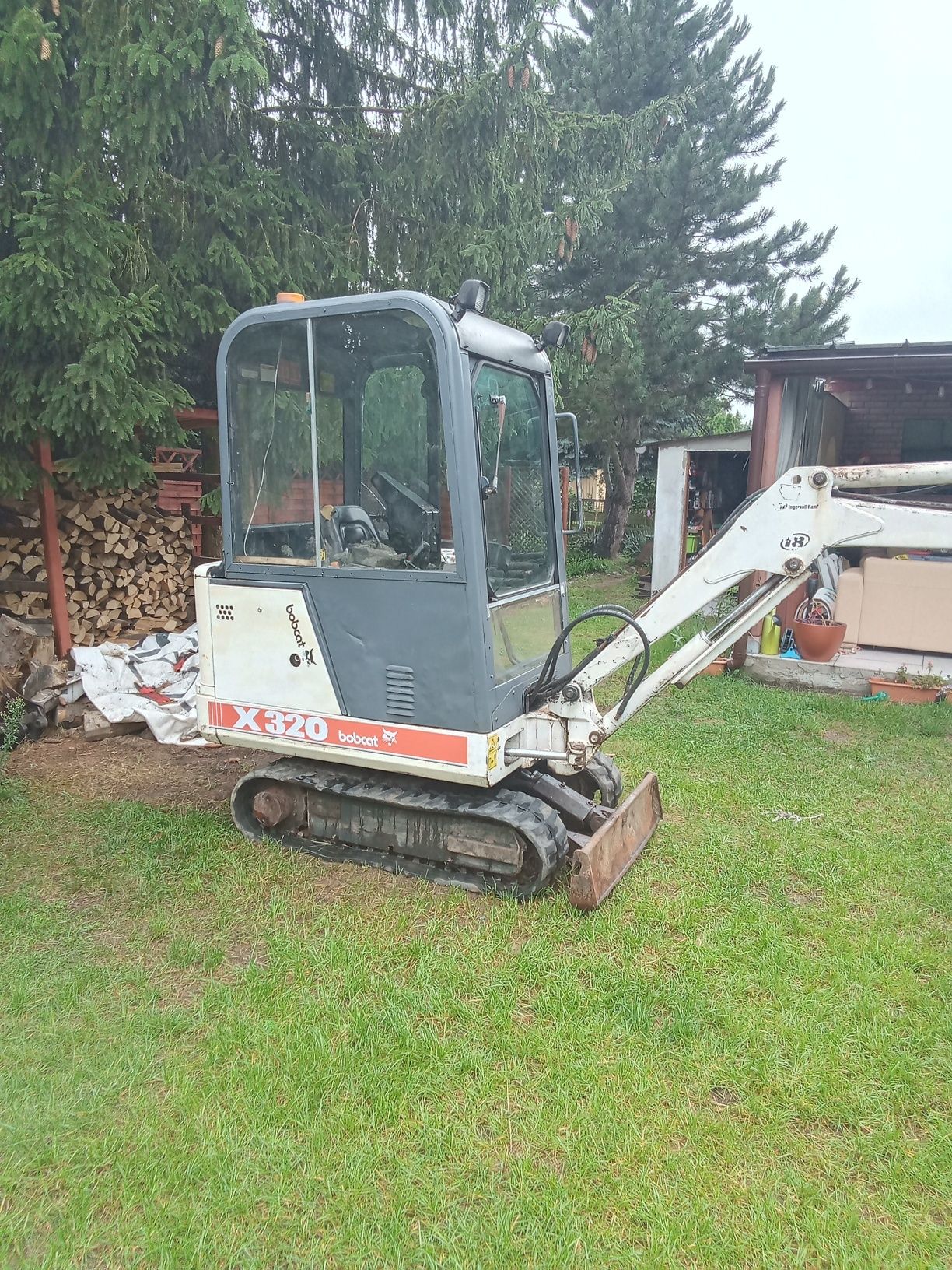 Mini koparka bobcatx320