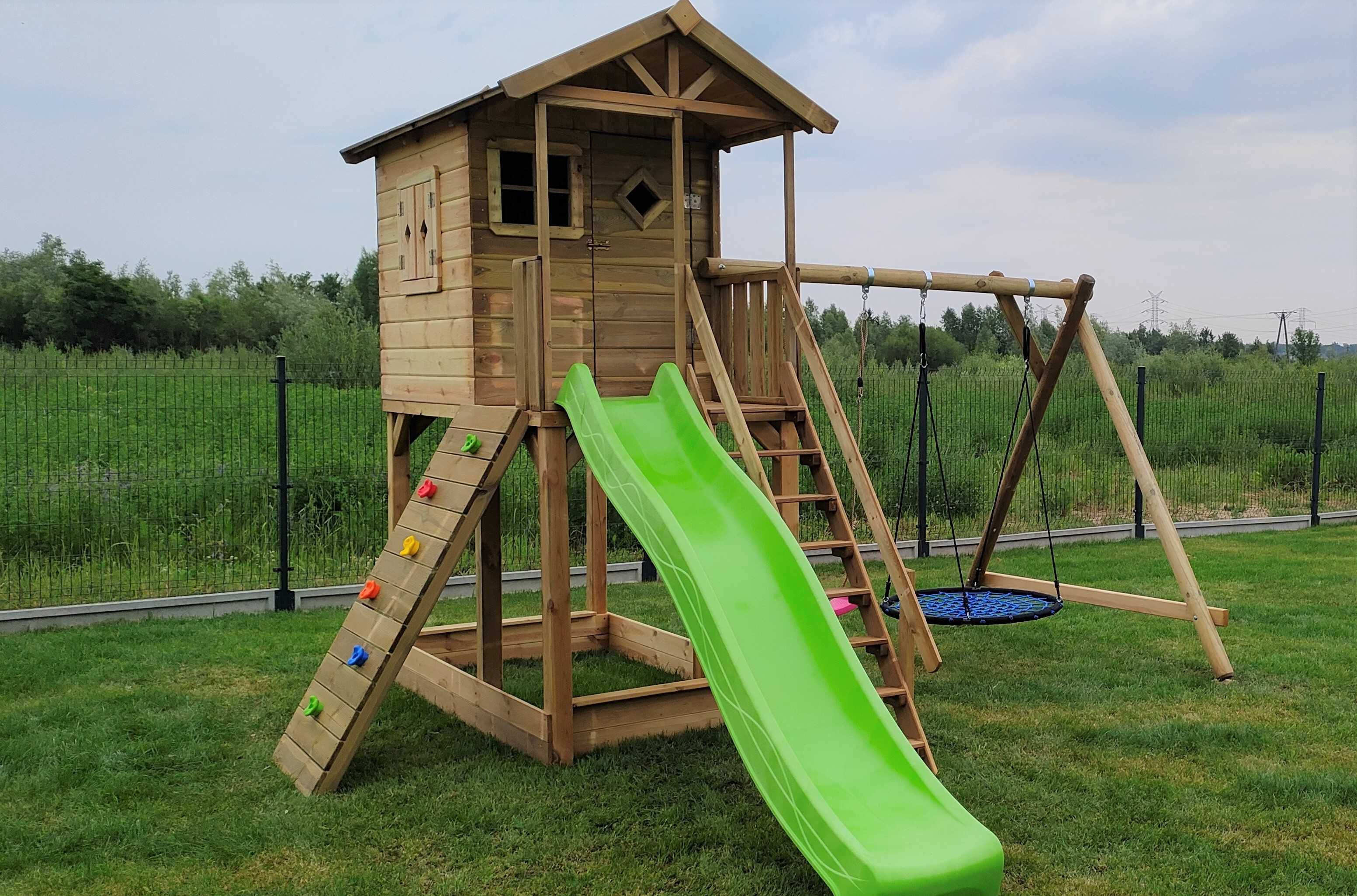domek drewniany dla dzieci plac zabaw huśtawka