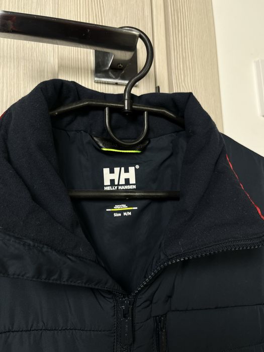 Пуховик/Чоловіча/Helly Hansen /легка та тепла куртка на осінь/зиму