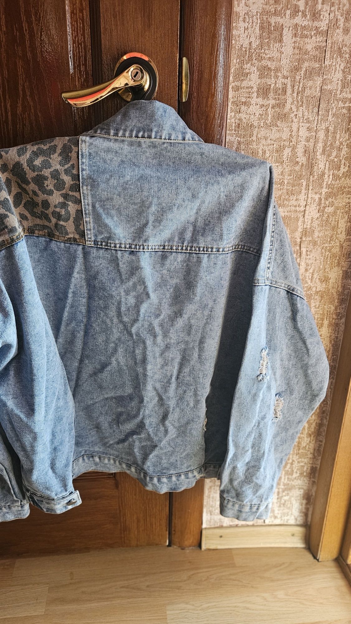Продам женский джинсовый пиджак