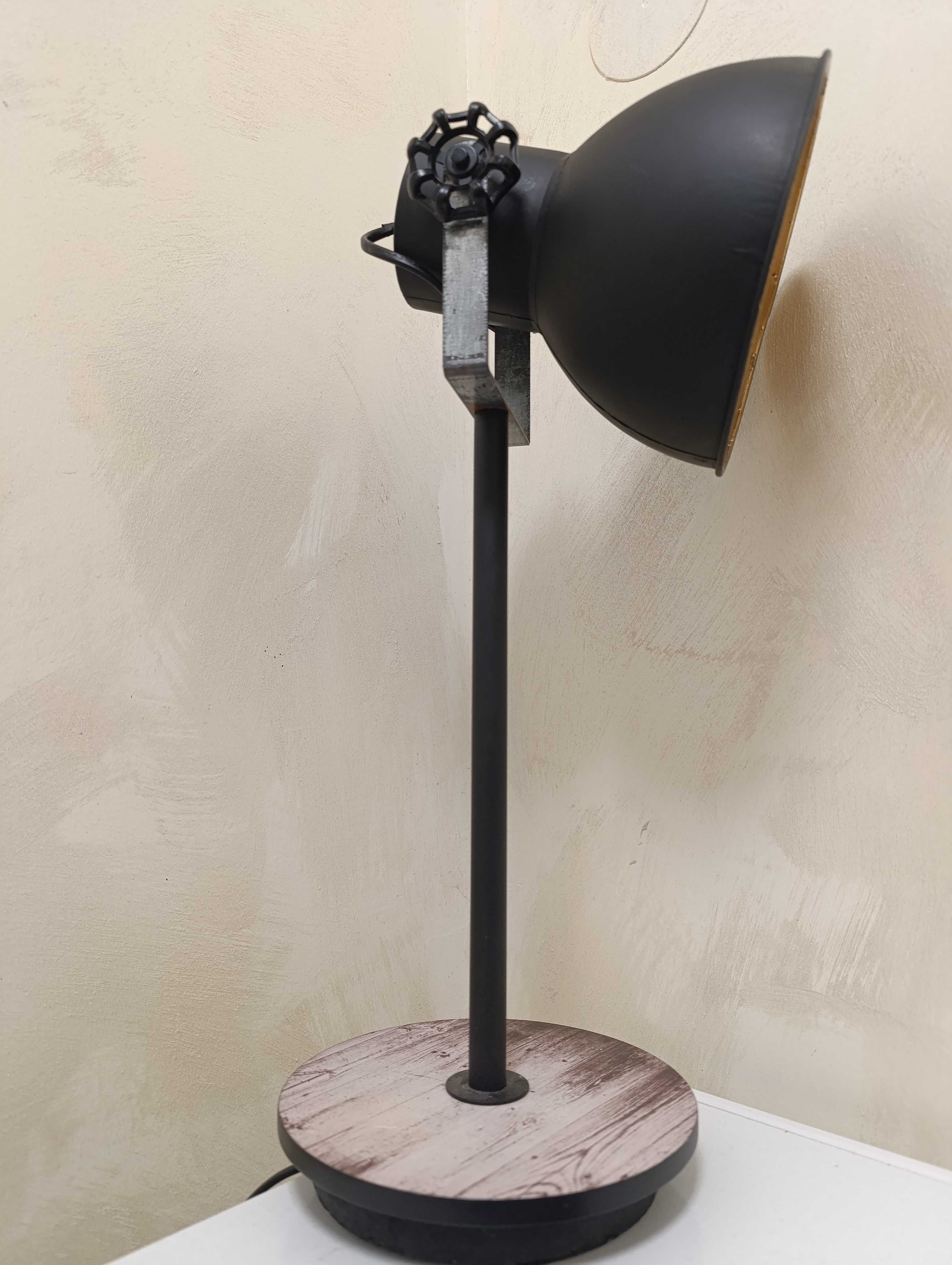 Lampa loftowa - orginalny wzór