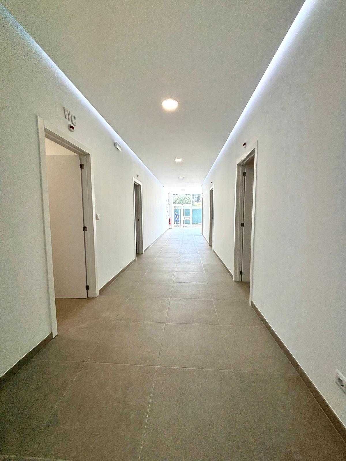 Loja com 5 Gabinetes | 188m² | Pronta a Usar – Loulé