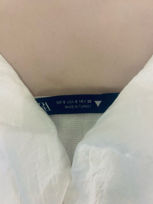 Top branco Zara, tamanho S