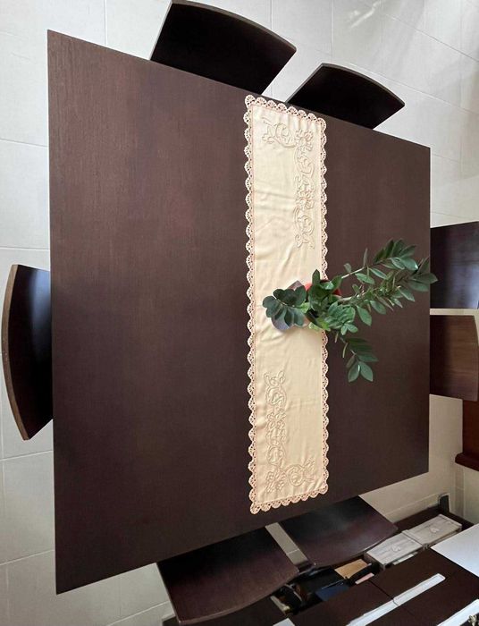 Sala de Jantar de 8 a 12 lugares em wengue maciço c/ 8 cadeiras design