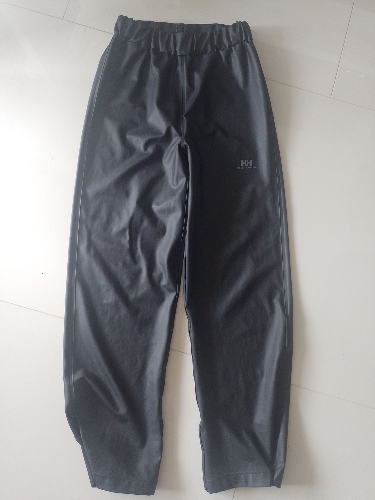 Helly Hansen spodnie zimowe gumowane rozmiar 1,40 m x 10 lat czarne