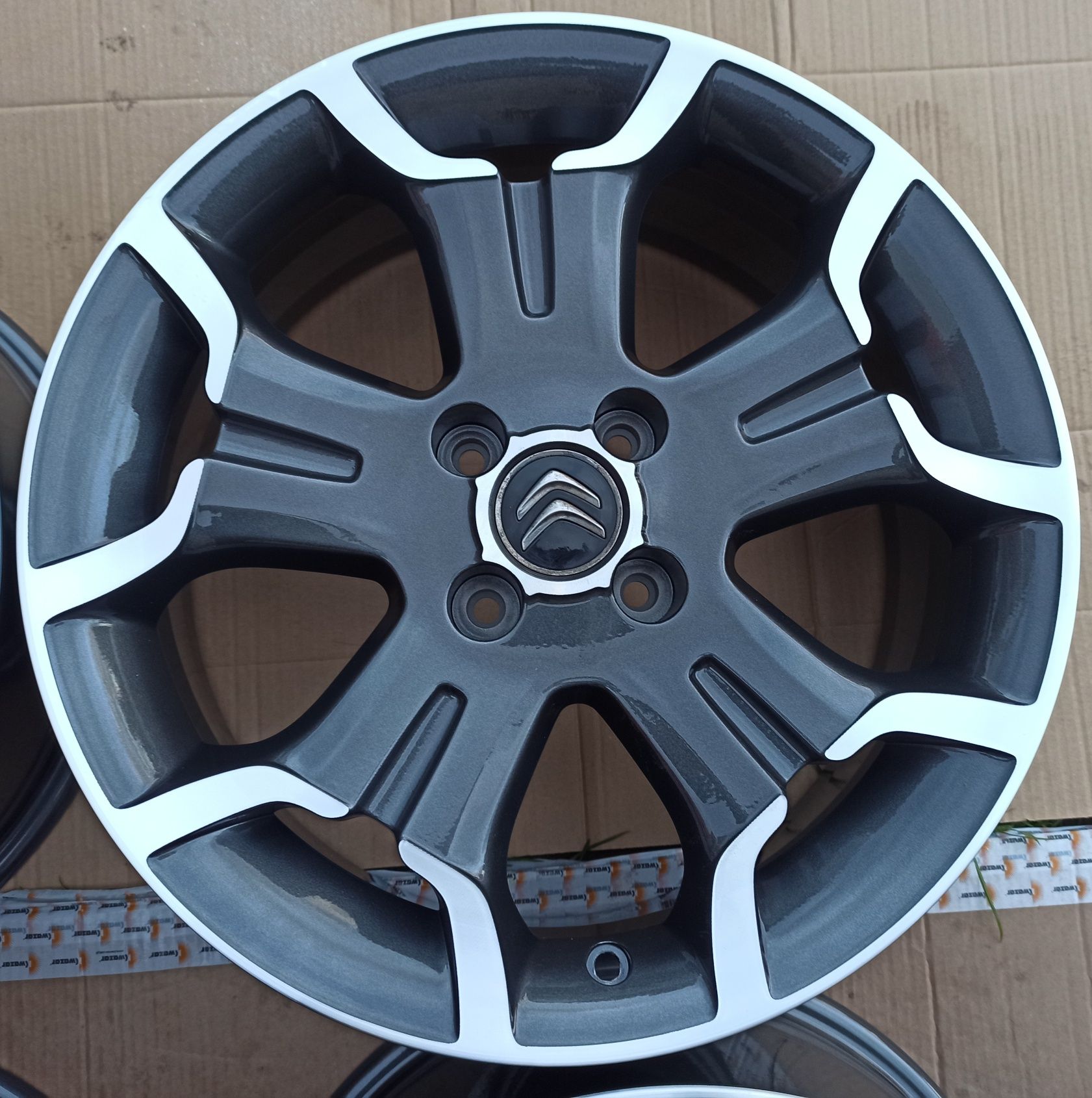 Felgi Citroen C3 C4 DS3 DS4 DS5 Cactus 7x17 ET25 4x108 Grafit