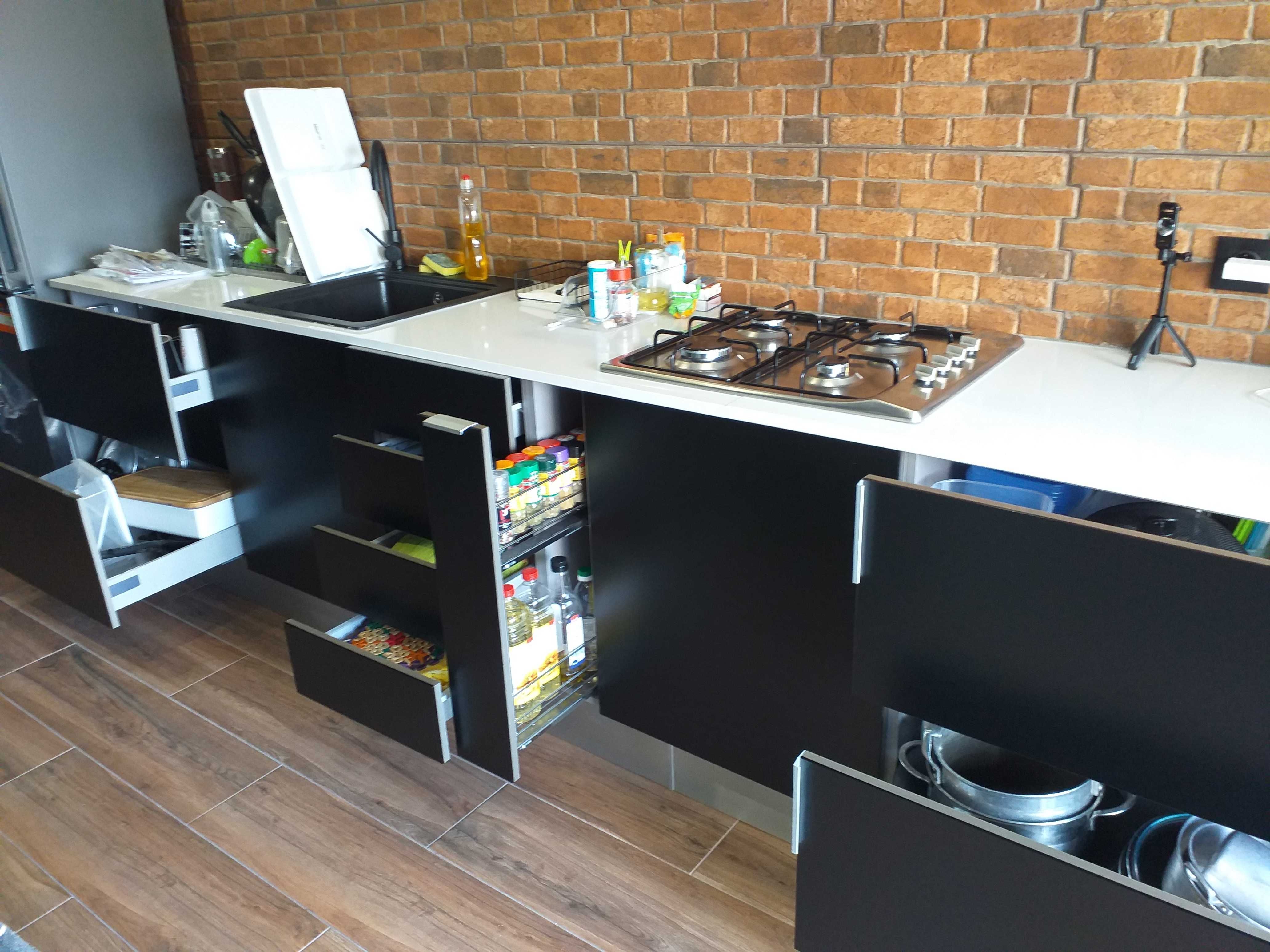 COZINHAS e Roupeiros, da Fábrica, a preço Justo. Aproveite!