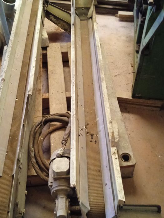 Tapete transportador e muito bom estado