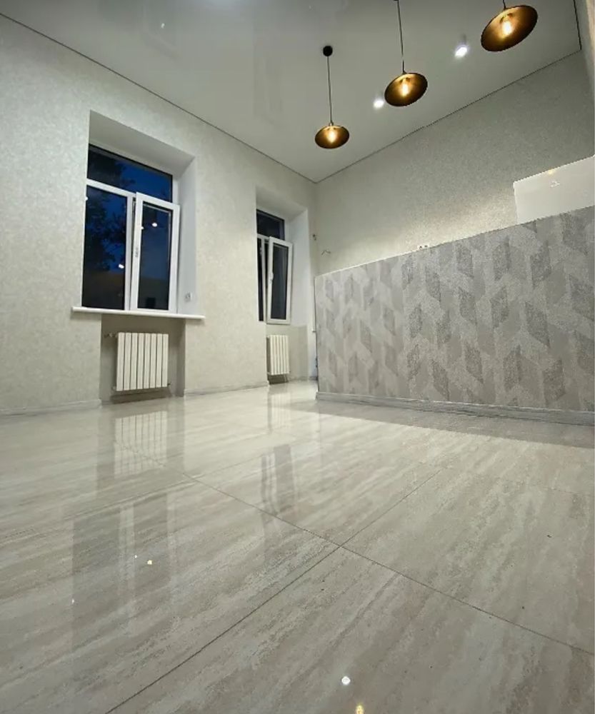 Продаж 2 кімнатної квартири в центрі міста+гараж,вул.Спаська