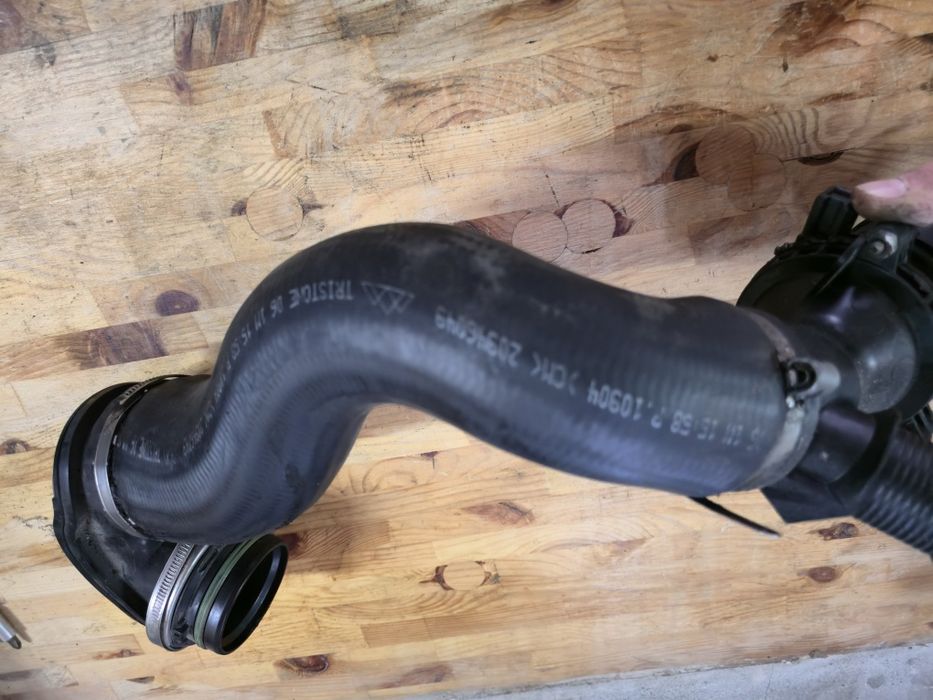 Przewód rura powietrza intercoolera Insignia 2.0CDTI