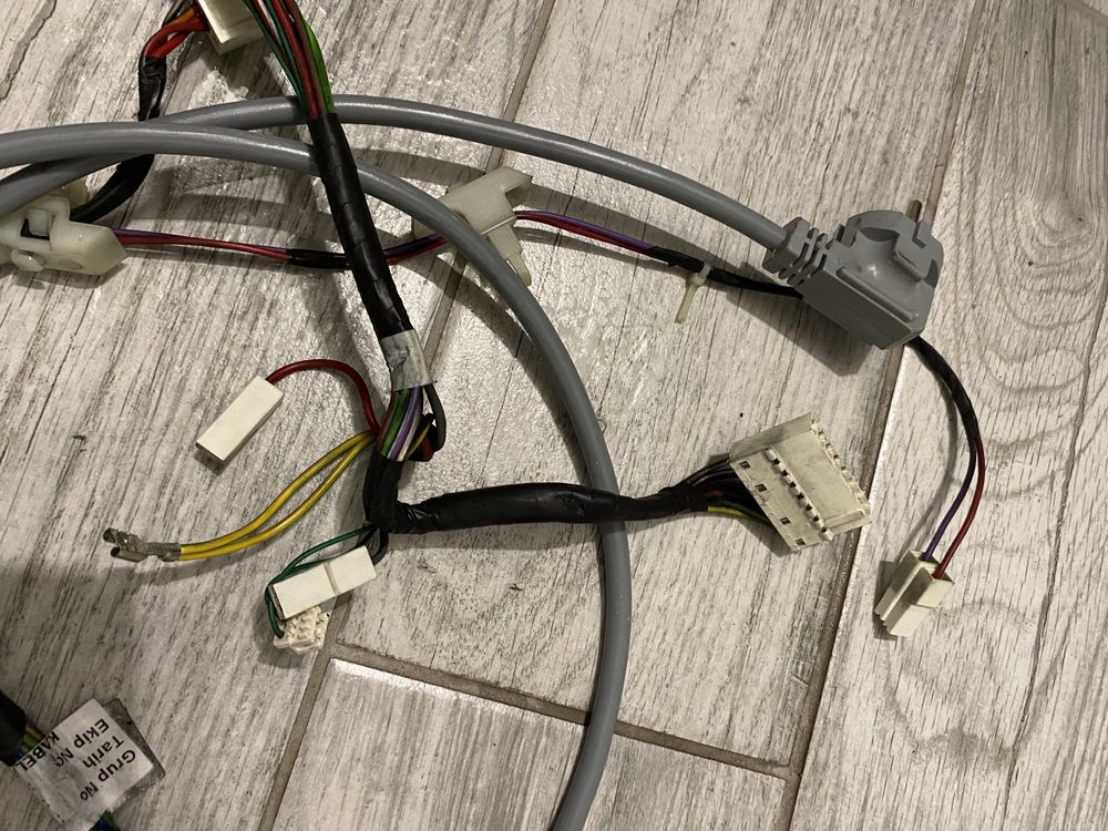 Pralka Beko WMD76126 - wiązka elektryczna wyjęta z pralki w całości