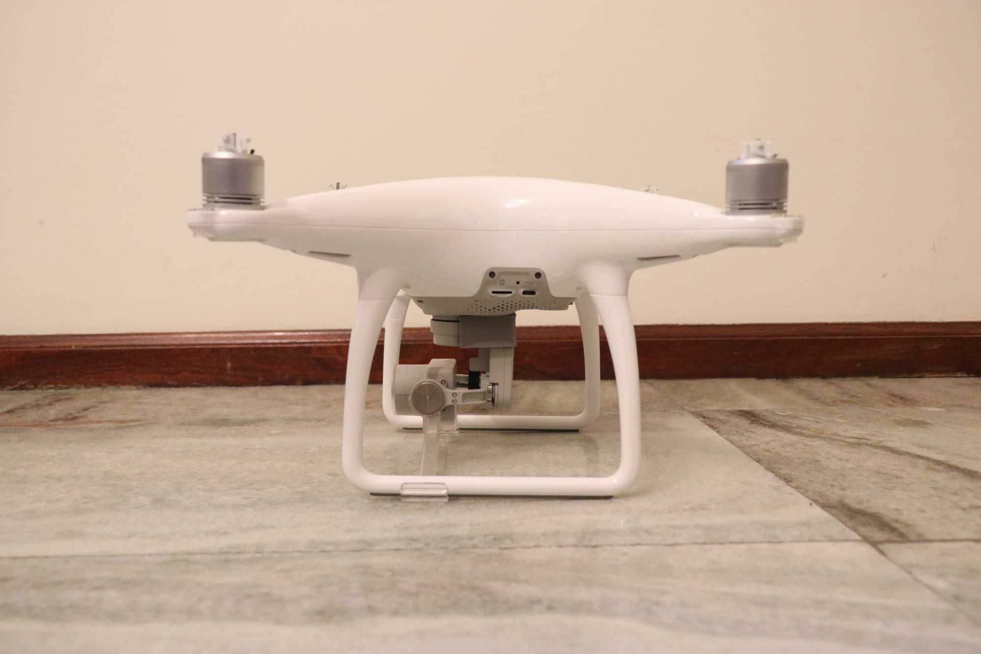 Drone DJI Phantom 4 + HUB carregamento + 8 Hélices + Caixa rígida DJI