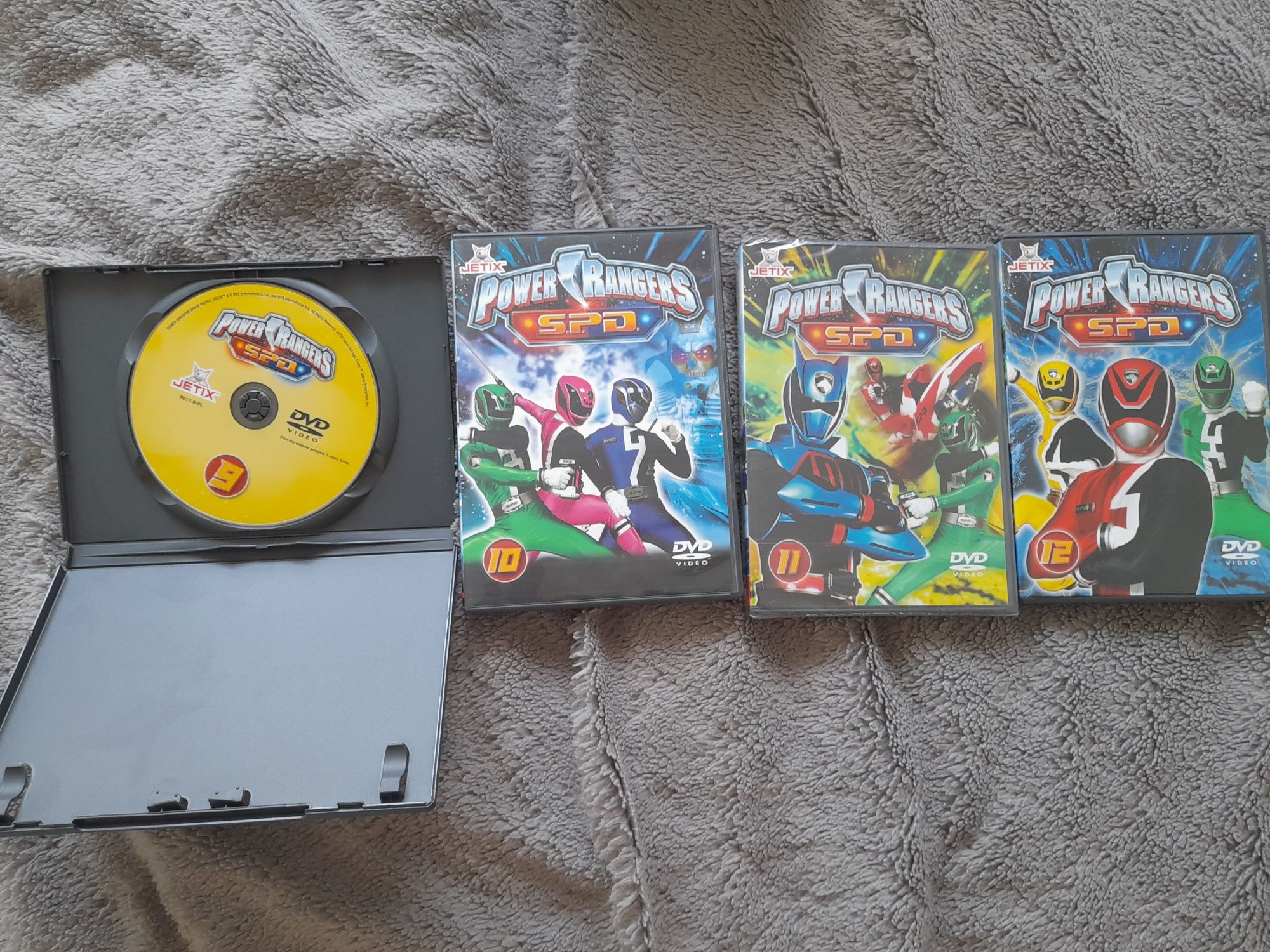 Power rangers na DVD
