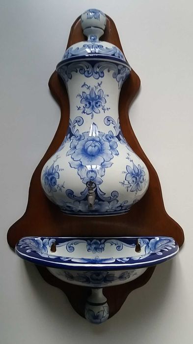 Fonte em Louça peça de decoração de parede