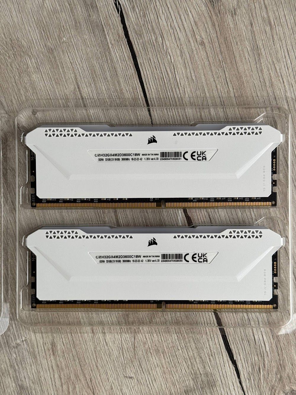Оперативна памʼять Corsair VENGEANCE RGB PRO DDR4 DIMM (2×16GB) 3600Mz