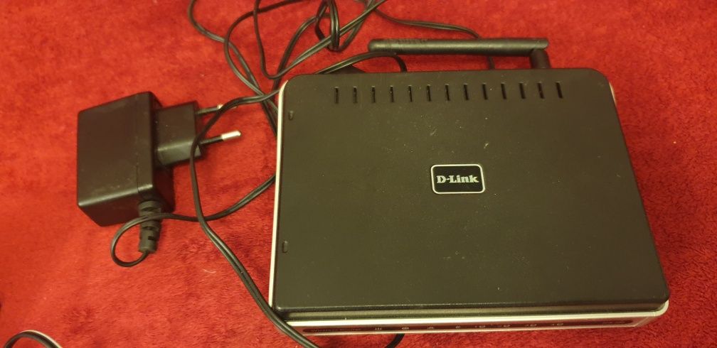 Router kablowy EdimaX oraz Router wi-fi D-link