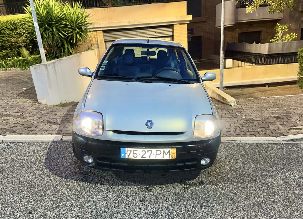 Renault Clio 1.2 16V 2000