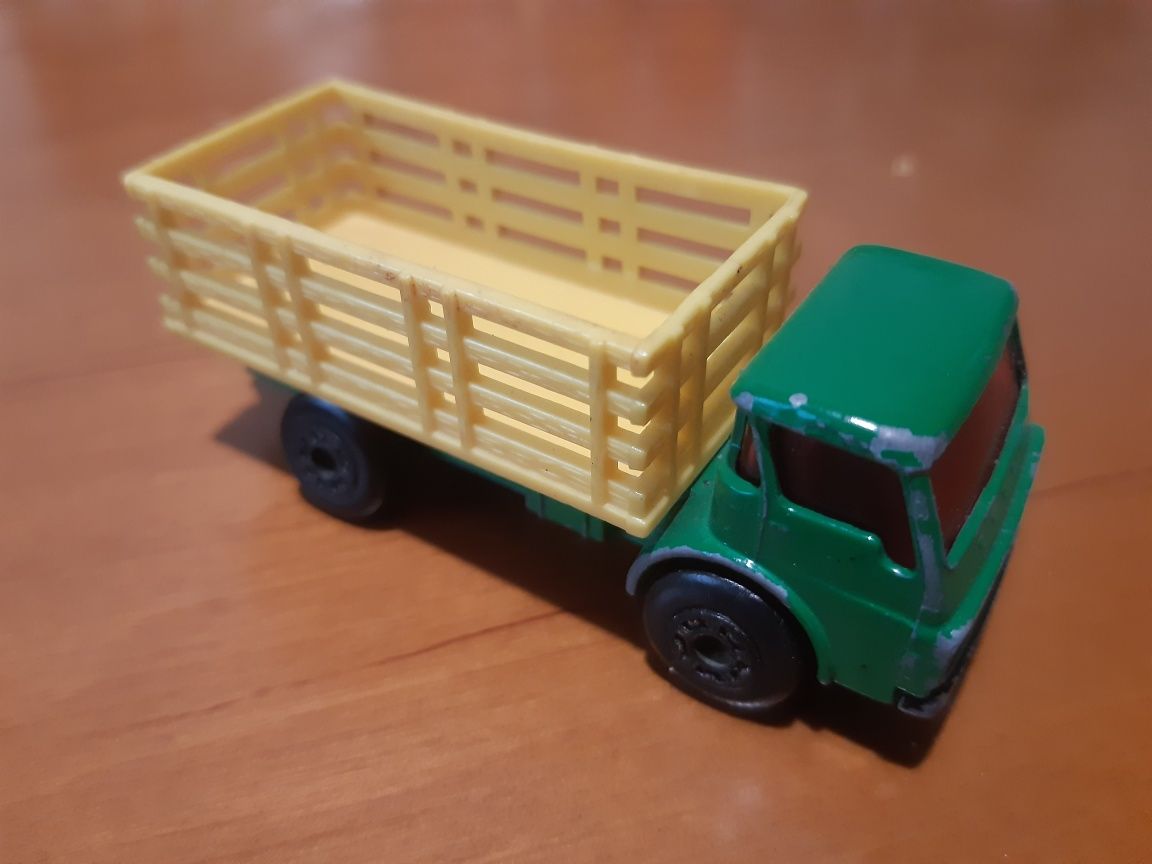 Matchbox Superfast Cattle Truck nr 71 resorak, autko