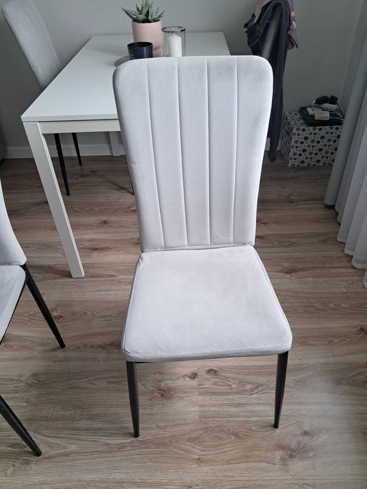 Stół i 4 krzesła