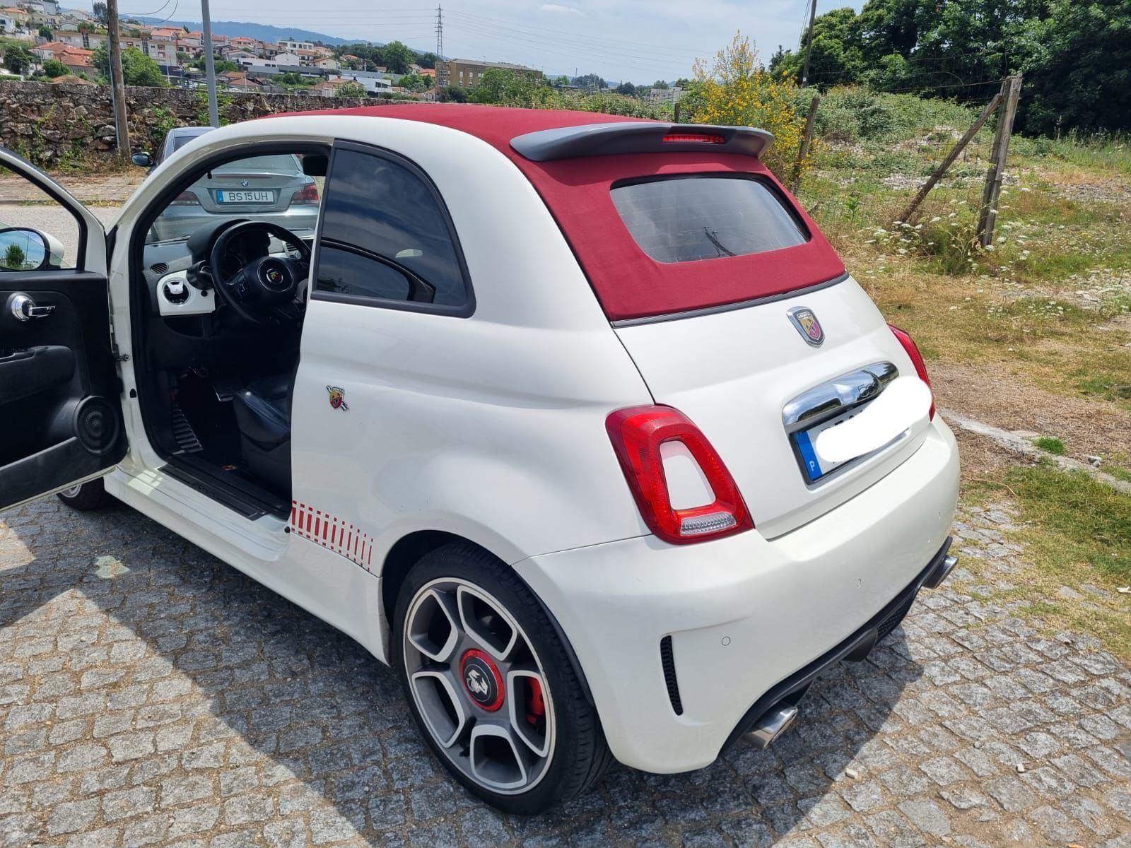 Fiat 500 Abarth.
