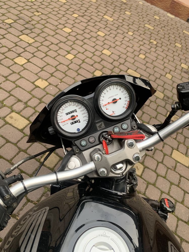 Honda CB600F Hornet 2002 стан нового мотоцикла