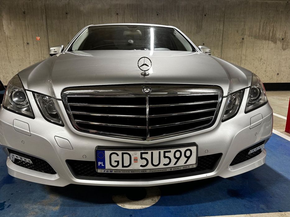 Mercedes-Benz Klasa E Mercedes W212 E250 CGI 1.8 204km POLECAM