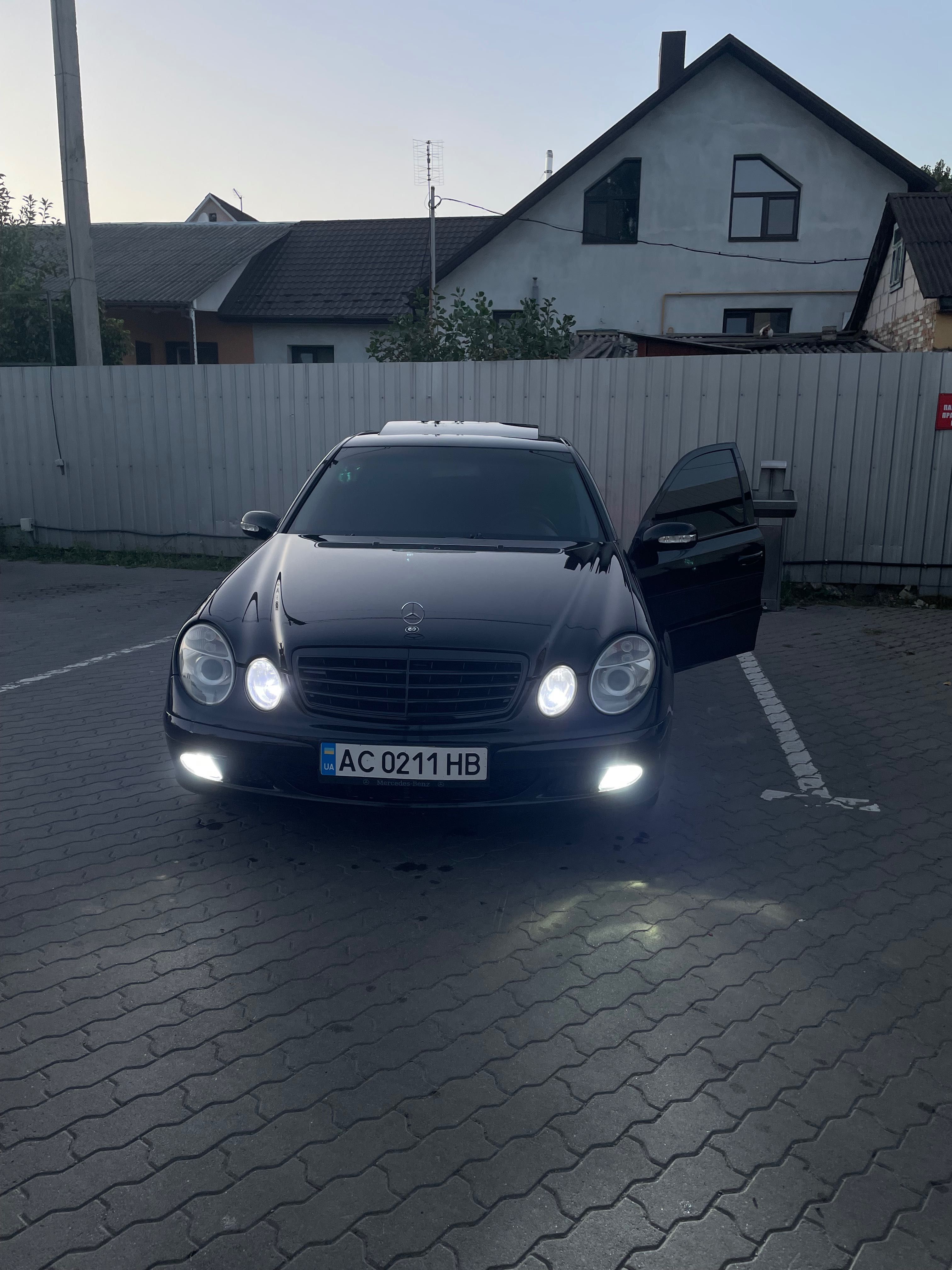 Mersedes-Benz w211