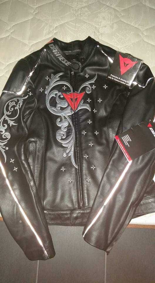 Casaco, mota de senhora dainese