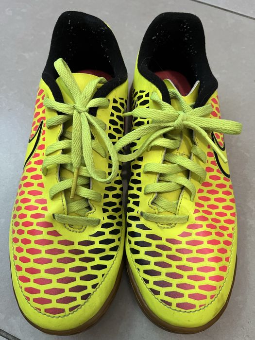 Продам nike для футзала 37,5 (23,5 см)