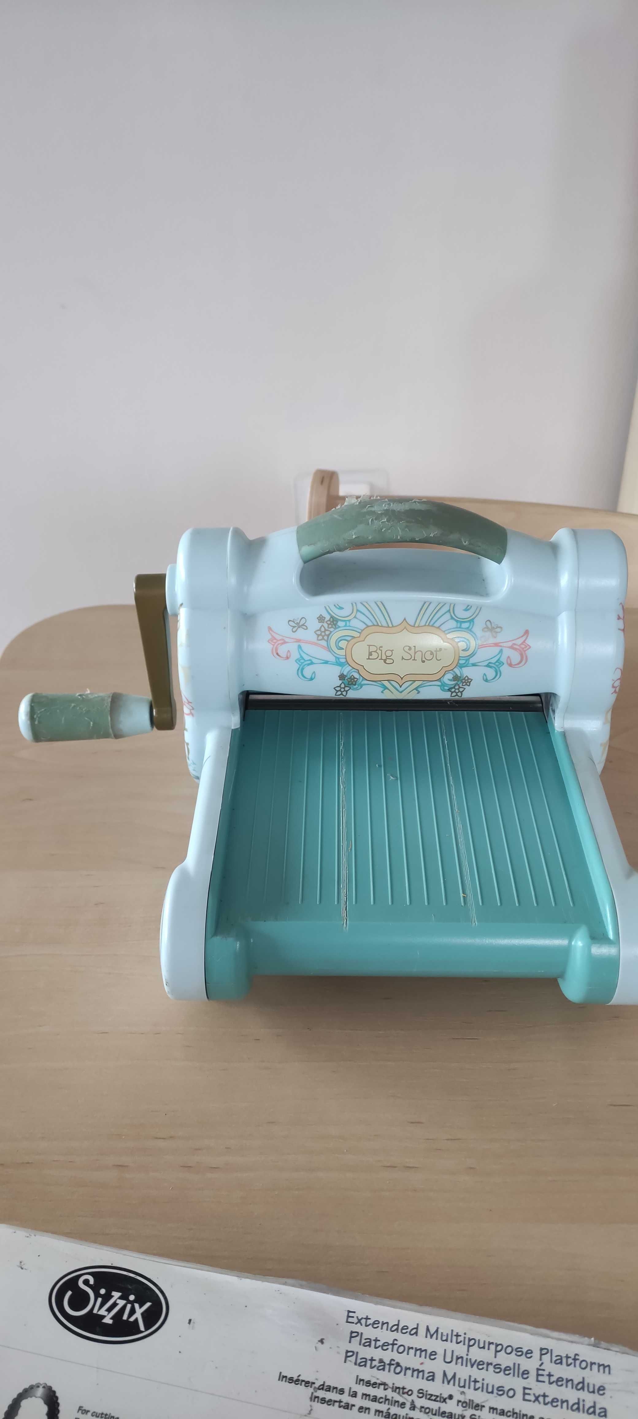 Big shot Sizzix z wykrojnikami 400 zł