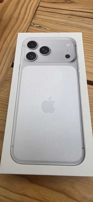 Apple iPhone 17 Pro Max 6.9" 256GB Silver novo selado