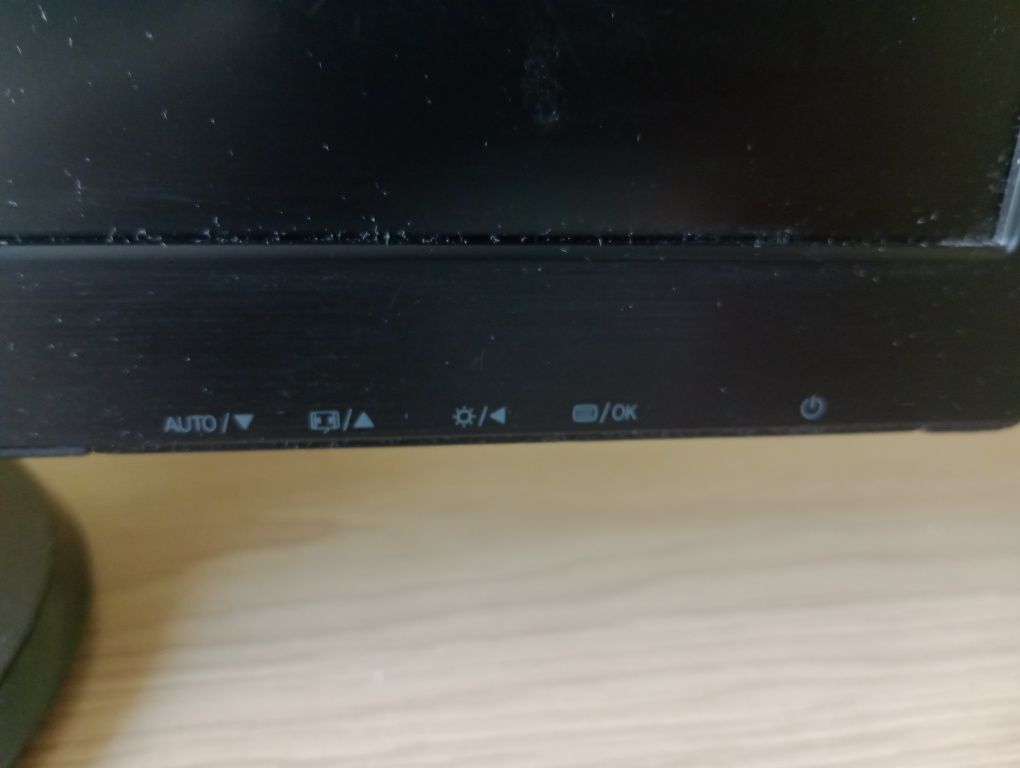 Monitor Philips 223v5l