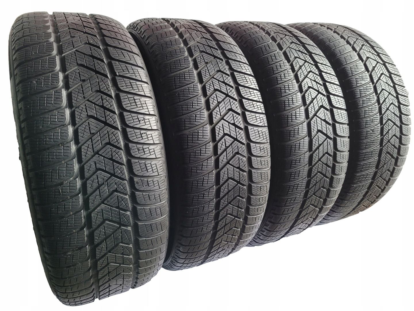 Pirelli scorpion winter 235/55 R19 101H run flat